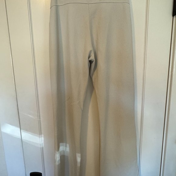 Lululemon Brushed Softstreme Ribbed Zip Flared Pant 32.5" inseam size 8 in Bone - Picture 2 of 2